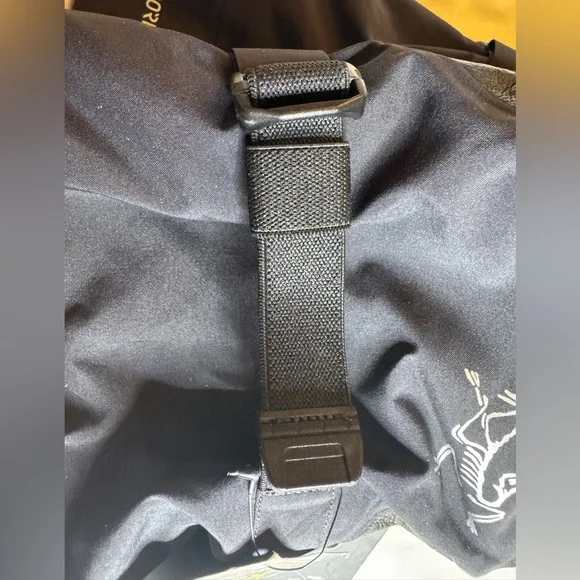 NWT ARC’TERYX Rush SV Gloves, Large (Black) - Picture 6 of 13